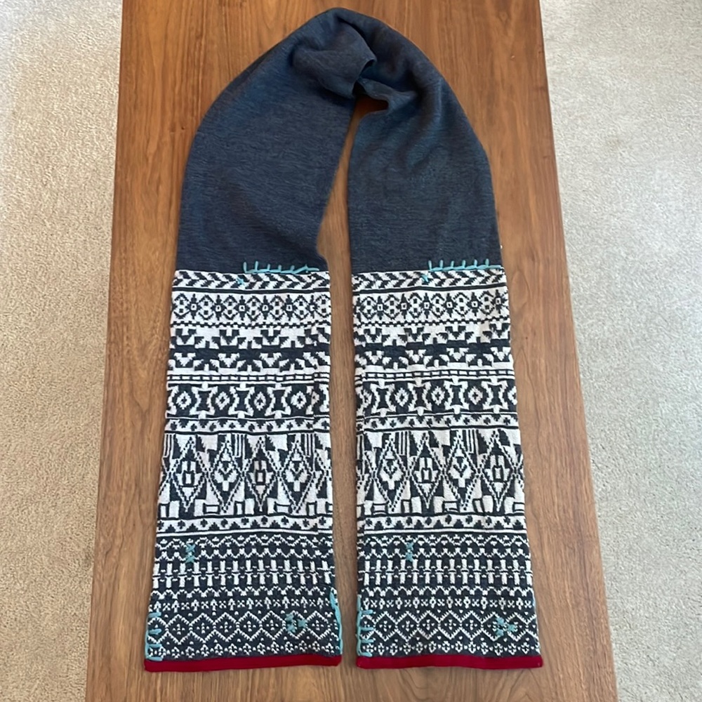 Eddie Bauer scarf